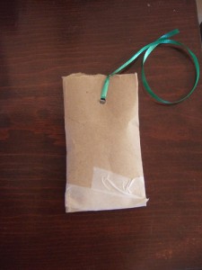 Easy easy foraging packets « Foraging for Parrots